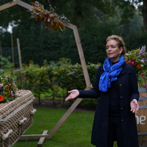 Narline als bijzondere uitvaart locatie. De afscheidsceremonie kan bij goede weersomstandigheden ook in de tuin.