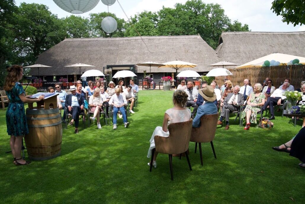 Narline Zuidwolde trouwen in de tuin in Drenthe