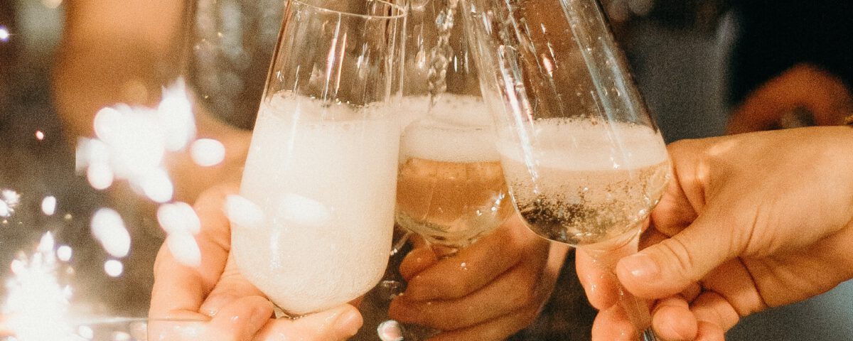 Proosten op een feestelijk moment bij Narline in Zuidwolde, Drenthe.