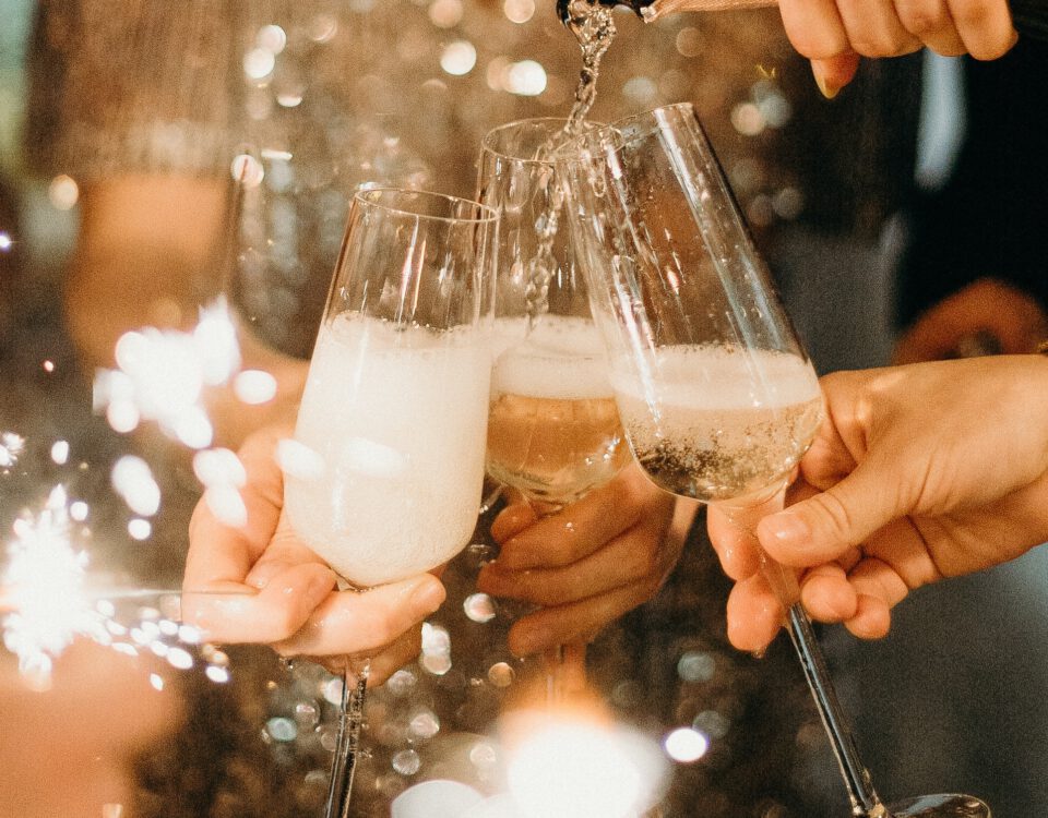 Proosten op een feestelijk moment bij Narline in Zuidwolde, Drenthe.