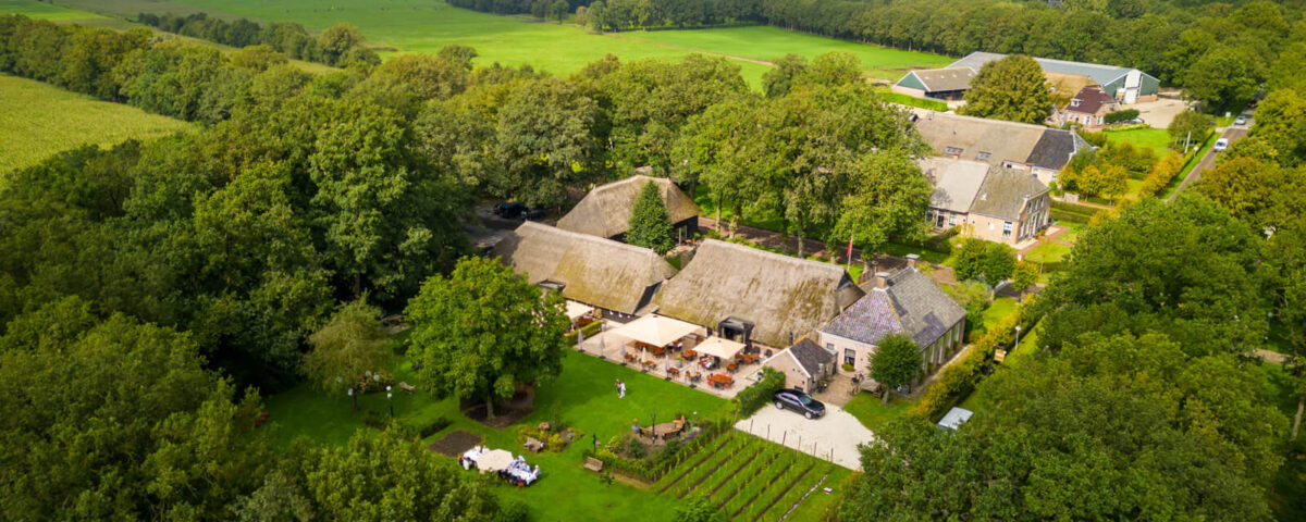 Narline restaurant en terras tuin en pand van boven Zuidwolde Drenthe
