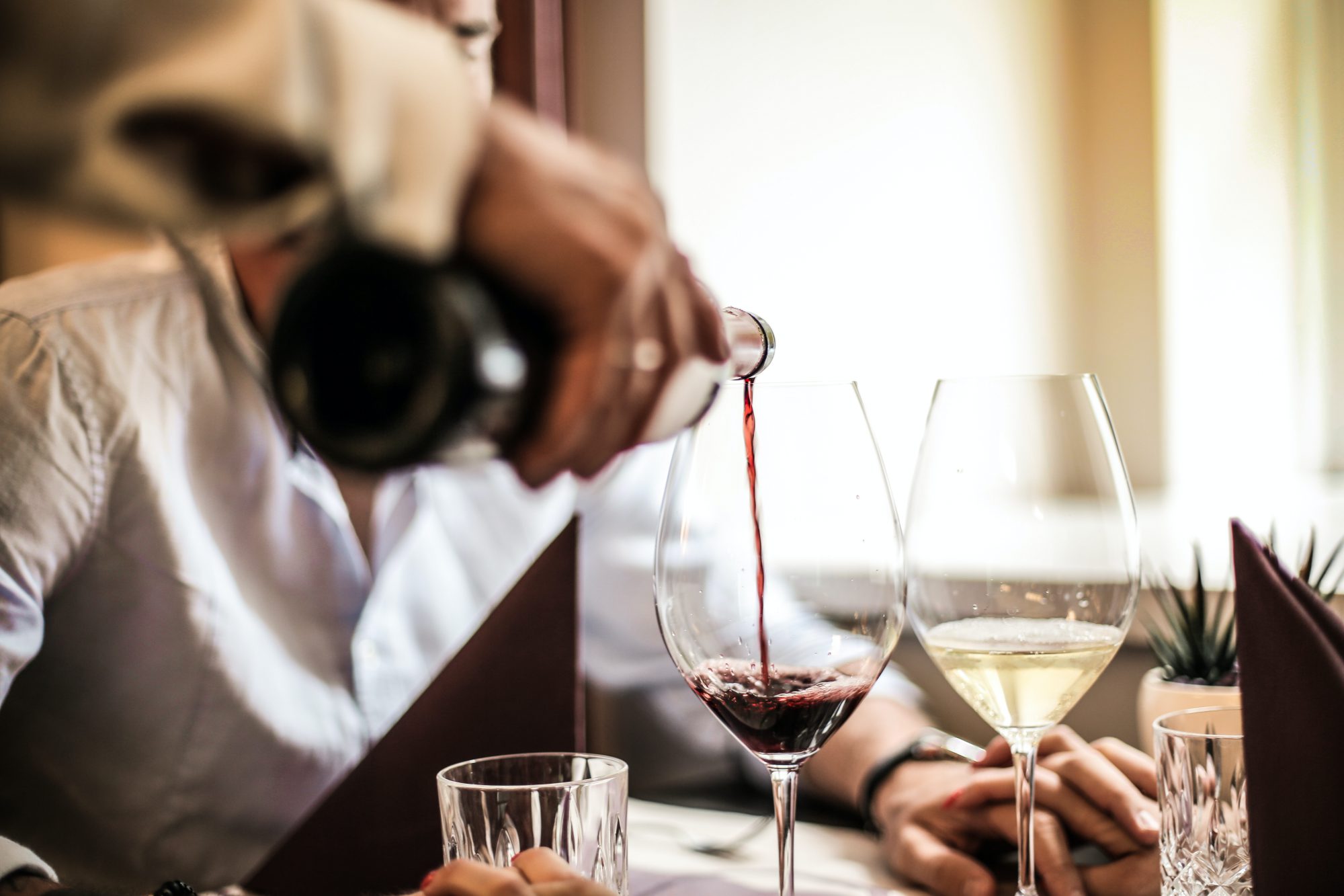 Narline organiseer 4 keer per jaar een wijn & spijsavond.