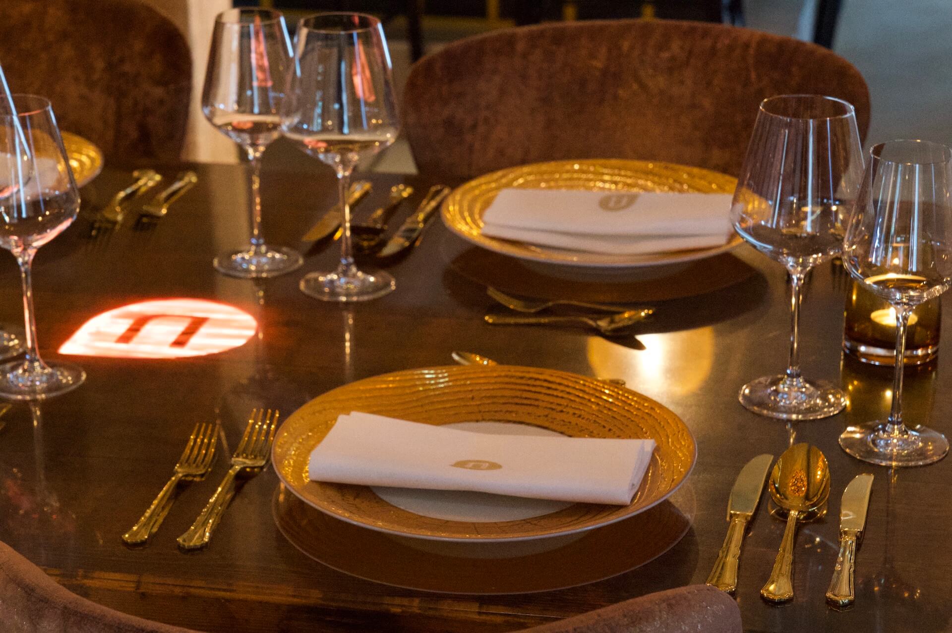 Dineren bij Narline in Zuidwolde, Drenthe aan de chefstable in het sfeervolle restaurant.